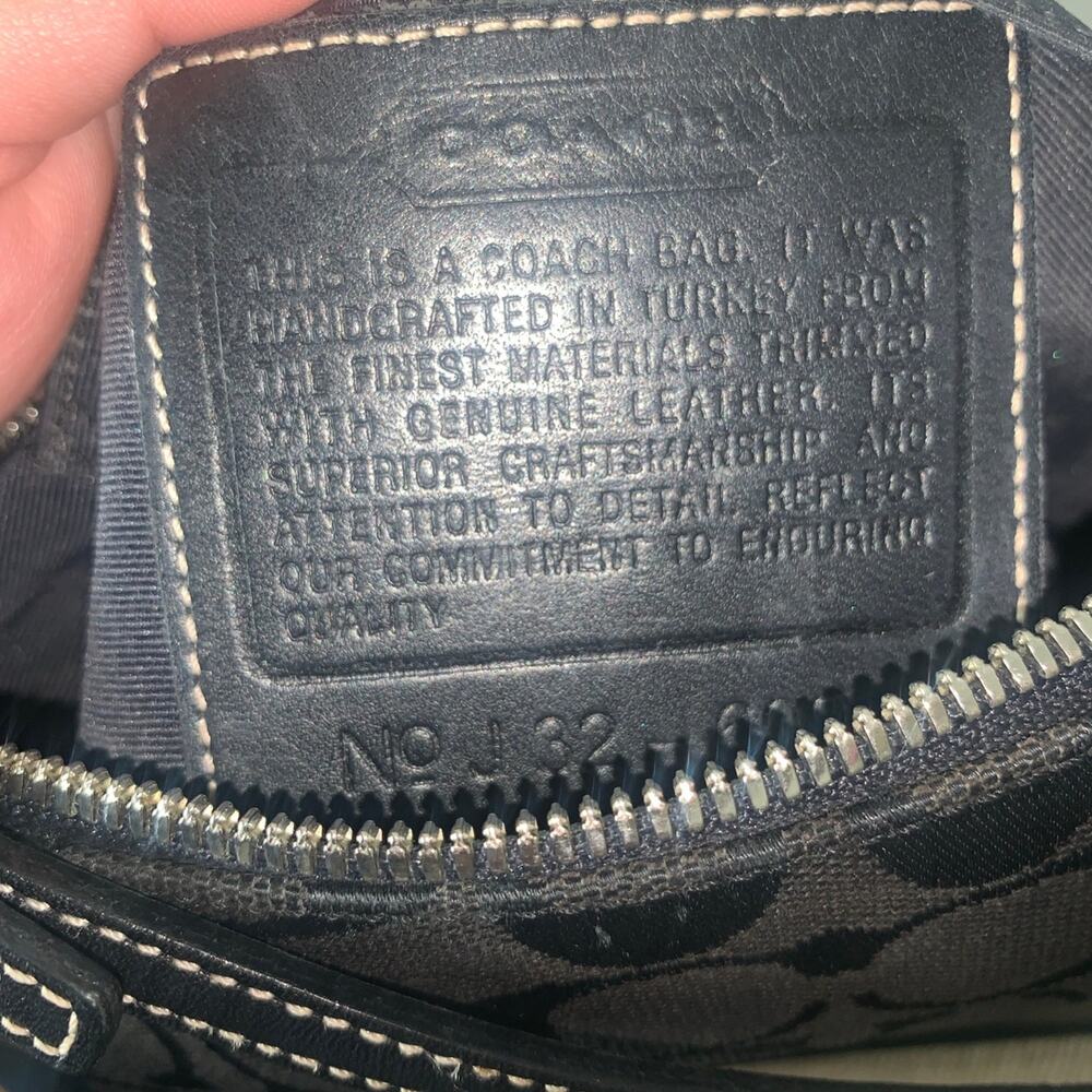 GUC Coach signature Demi Mini Bag - Picture 9 of 9